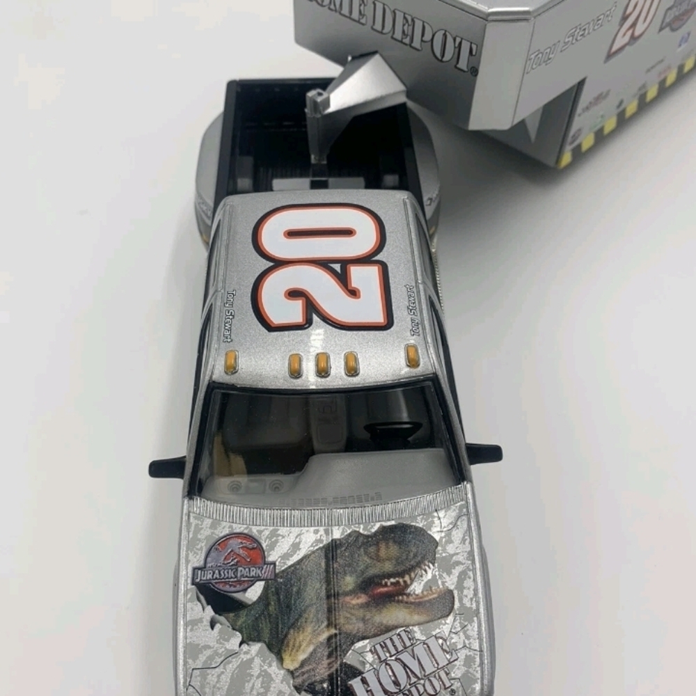 Tony Stewart Action 1:24 Scale Crew Cab & Show Trailer Extremely Rare